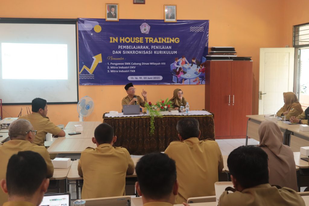 Tingkatkan Profesionalisme Guru, SMK Negeri Jumo Gelar In House Training (IHT) Bertema Sinkronisasi Kurikulum