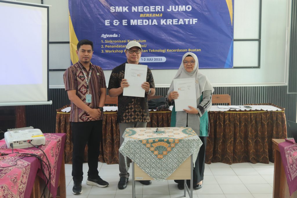 Workshop Pemanfaatan Teknologi Kecerdasan Buatan dalam Pengembangan Media Pembelajaran di SMK Negeri Jumo