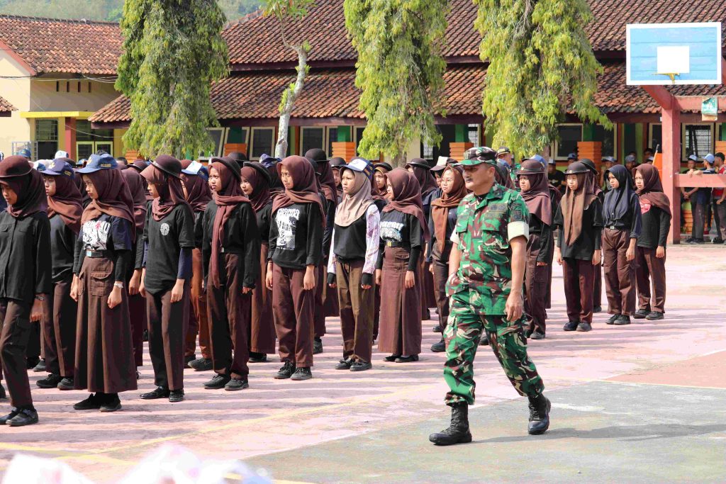 Koramil Jumo Latih Kedisiplinan Siswa Baru SMK Negeri Jumo dalam Rangkaian MPLS 17–18 Juli 2025