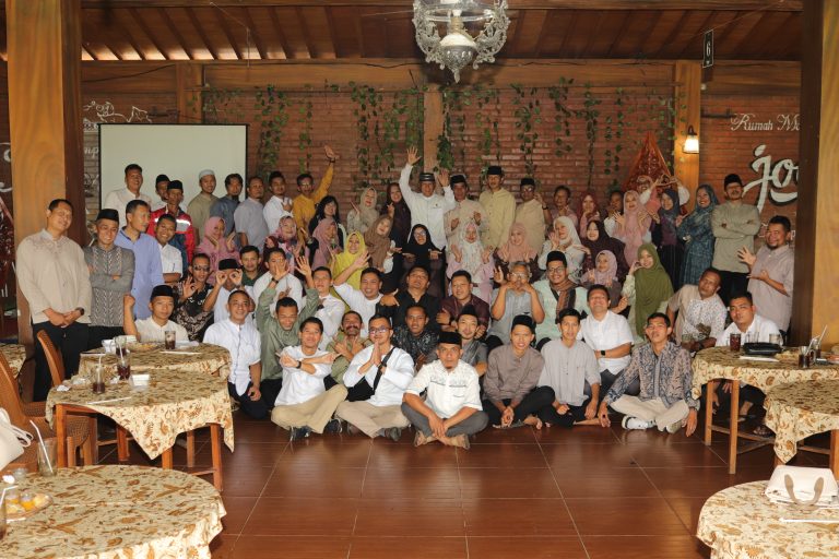 SMK Negeri Jumo Gelar Halal Bihalal untuk Pererat Silaturahmi dan Kebersamaan Warga Sekolah